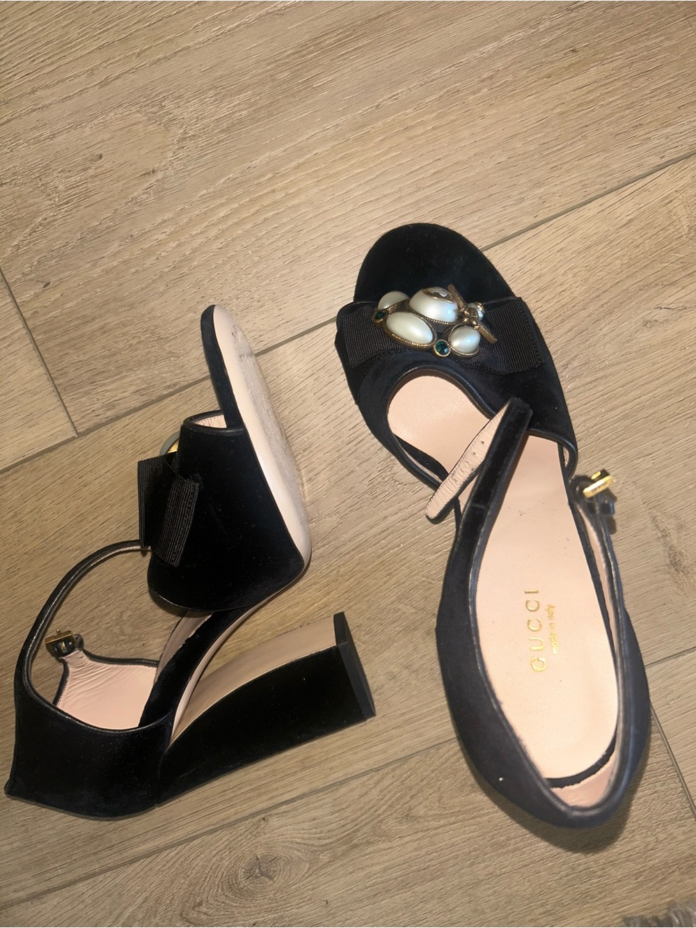 Gucci Velvet Lady Horsebit Chunky Platform Sandals with Pearl Bee Embellishment - Picture 3 of 9